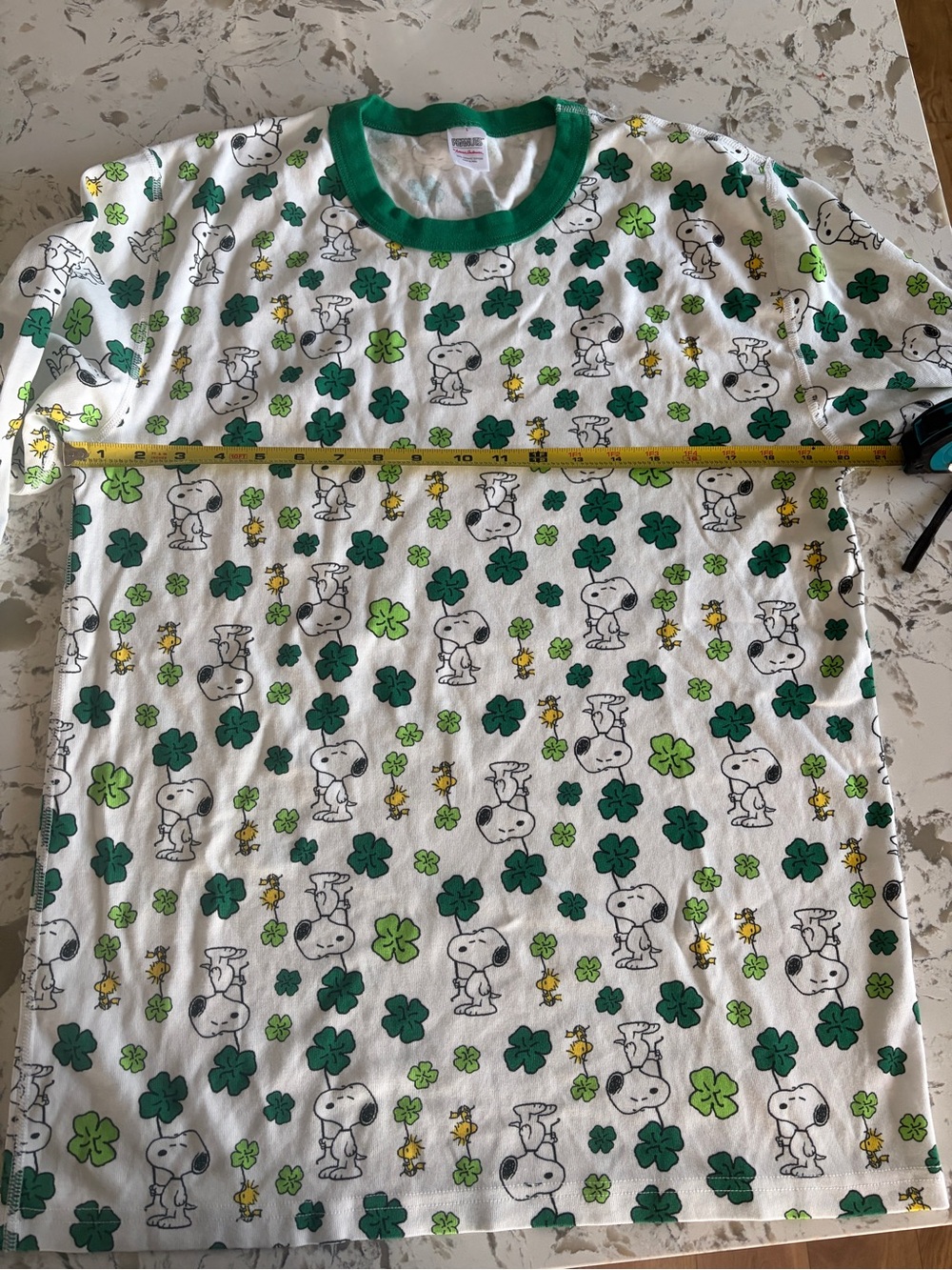 Hanna Andersson Peanuts White & Green Snoopy Four Leaf Clover Adult Pajama Set - Picture 8 of 9